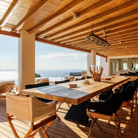 Montessito Mykonos トゥルロス