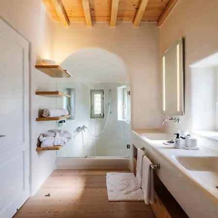 Montessito Mykonos