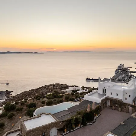 Montessito Mykonos トゥルロス